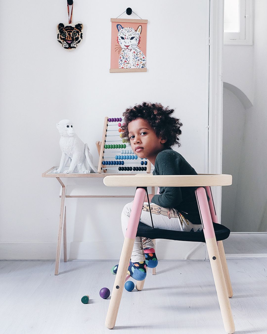 ©-Ika-swing-ph.-Rio-Van-der-Oost-and-Mia-chair-ph.-Viktoria-Askero-designed-by-Tink-Things-–-ph.-Courtesy-Tink-Things©-2.jpg 